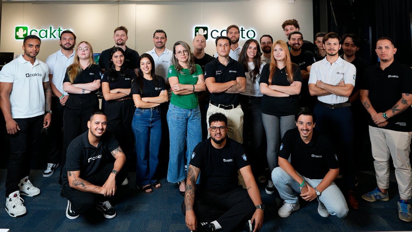 Time da Cakto, uma das empresas que formam a Sinnu